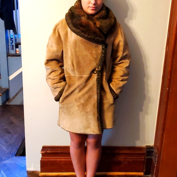 Suede coat w/faux fur from Nordstrom size Petite Medium - Picture 2 of 3
